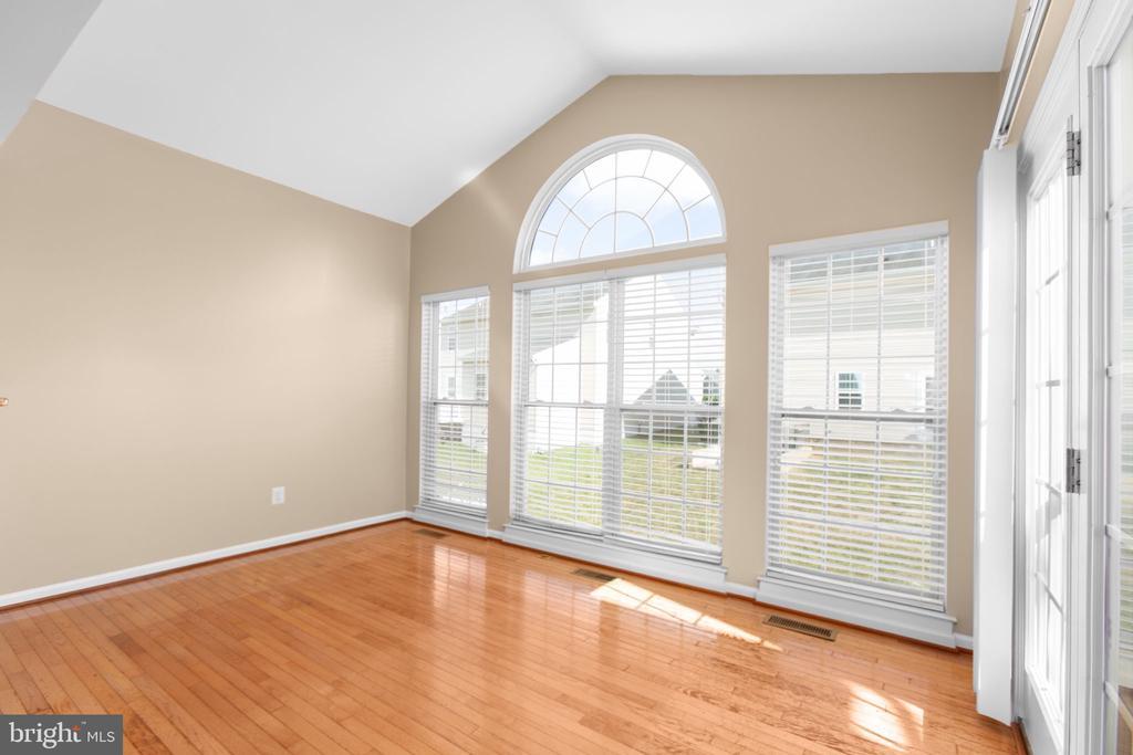 Fredericksburg, Virginia, 22407, United States, 4 Bedrooms Bedrooms, ,4 BathroomsBathrooms,Residential,For Sale,1883172