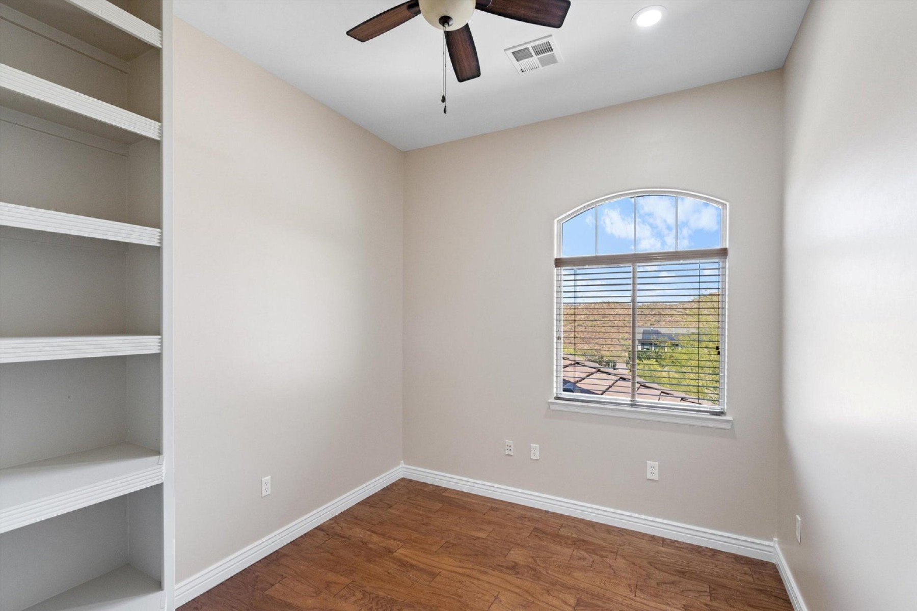  619 E Briles Road ¦Phoenix, AZ - 物件實景