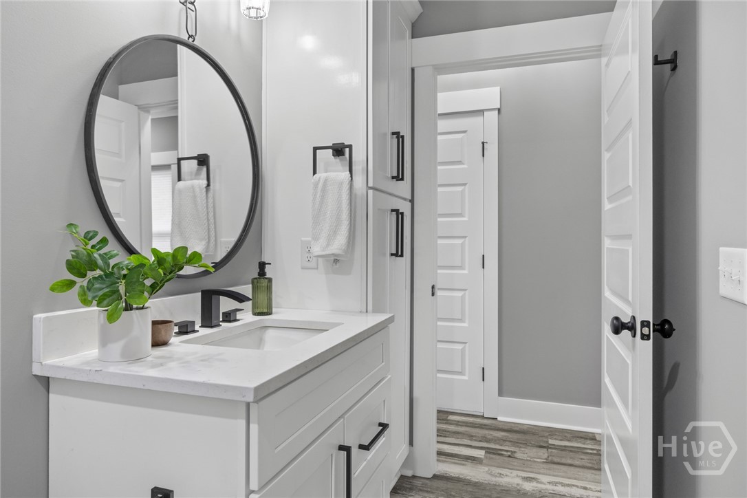 Savannah, Georgia, 31401, United States, 4 Bedrooms Bedrooms, ,3 BathroomsBathrooms,Residential,For Sale,1898819