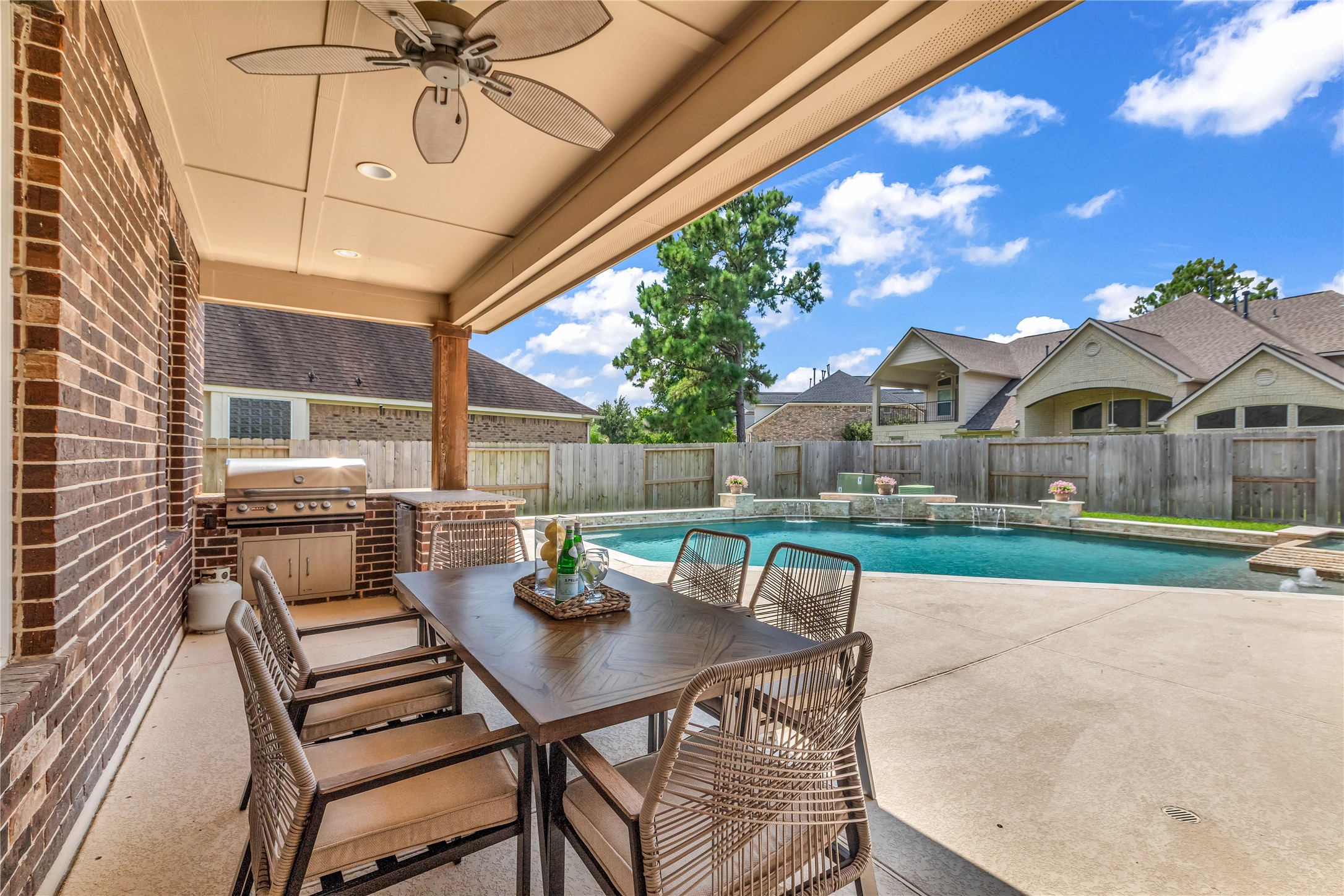 Houston, Texas, 77044, United States, 5 Bedrooms Bedrooms, ,4 BathroomsBathrooms,Residential,For Sale,1927228