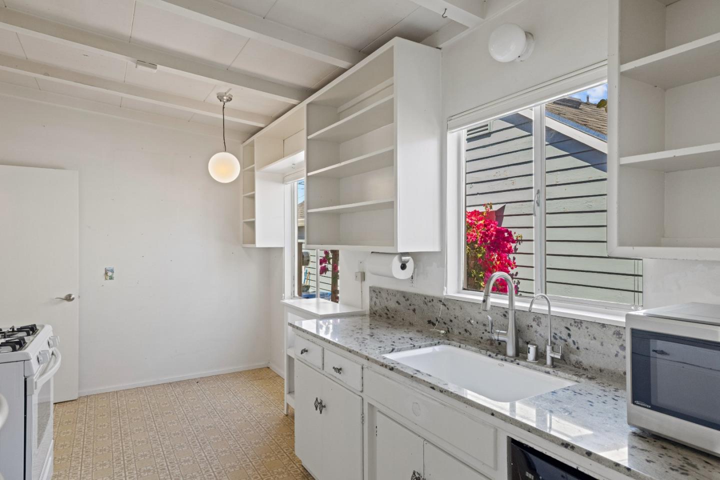 111 19th St, Pacific Grove, California, 93950, United States, 2 Bedrooms Bedrooms, ,1 BathroomBathrooms,Residential,For Sale,111 19th St,1664054