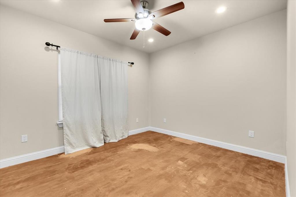 Weatherford, Texas, 76088, United States, 4 Bedrooms Bedrooms, ,3 BathroomsBathrooms,Residential,For Sale,1974322