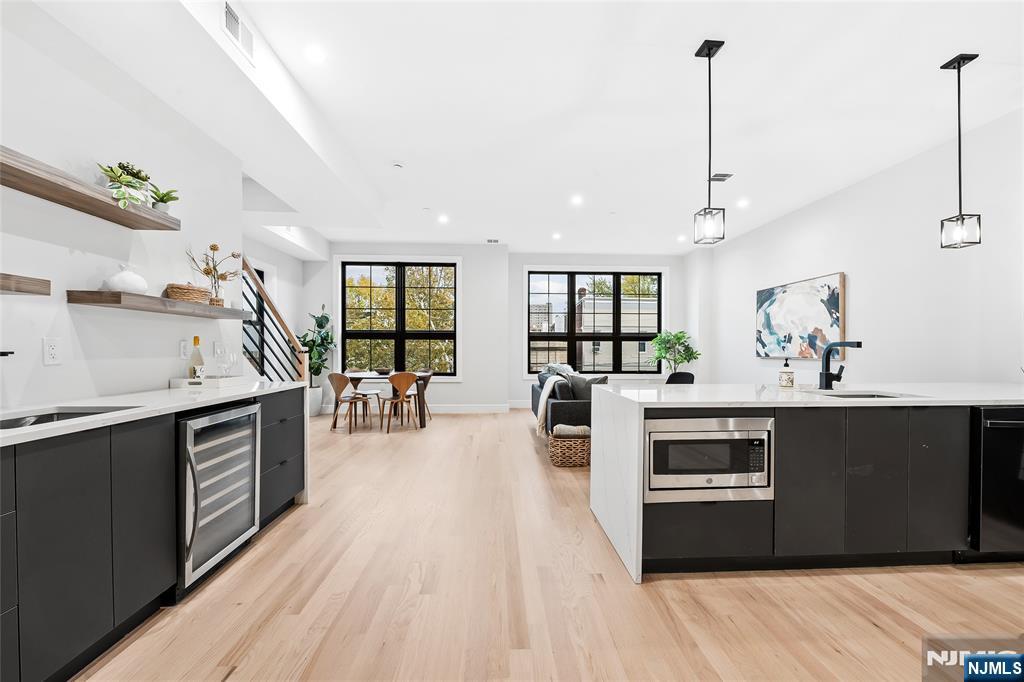 Jersey City, New Jersey, 07306, United States, 2 Bedrooms Bedrooms, ,2 BathroomsBathrooms,Residential,For Sale,1994666