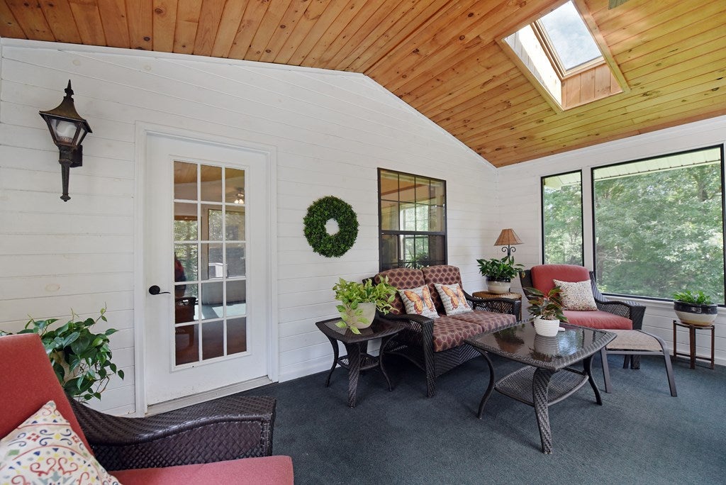 Ellijay, Georgia, 30536, United States, 4 Bedrooms Bedrooms, ,3 BathroomsBathrooms,Residential,For Sale,1940340