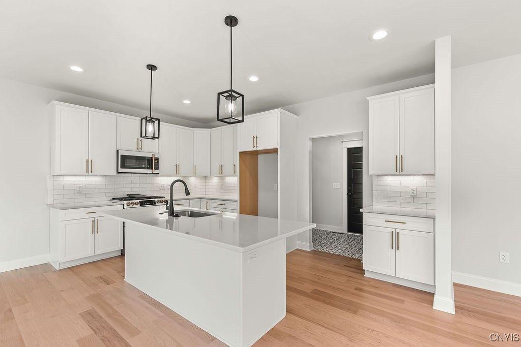 Baldwinsville, New York, 13027, United States, 3 Bedrooms Bedrooms, ,3 BathroomsBathrooms,Residential,For Sale,1746080