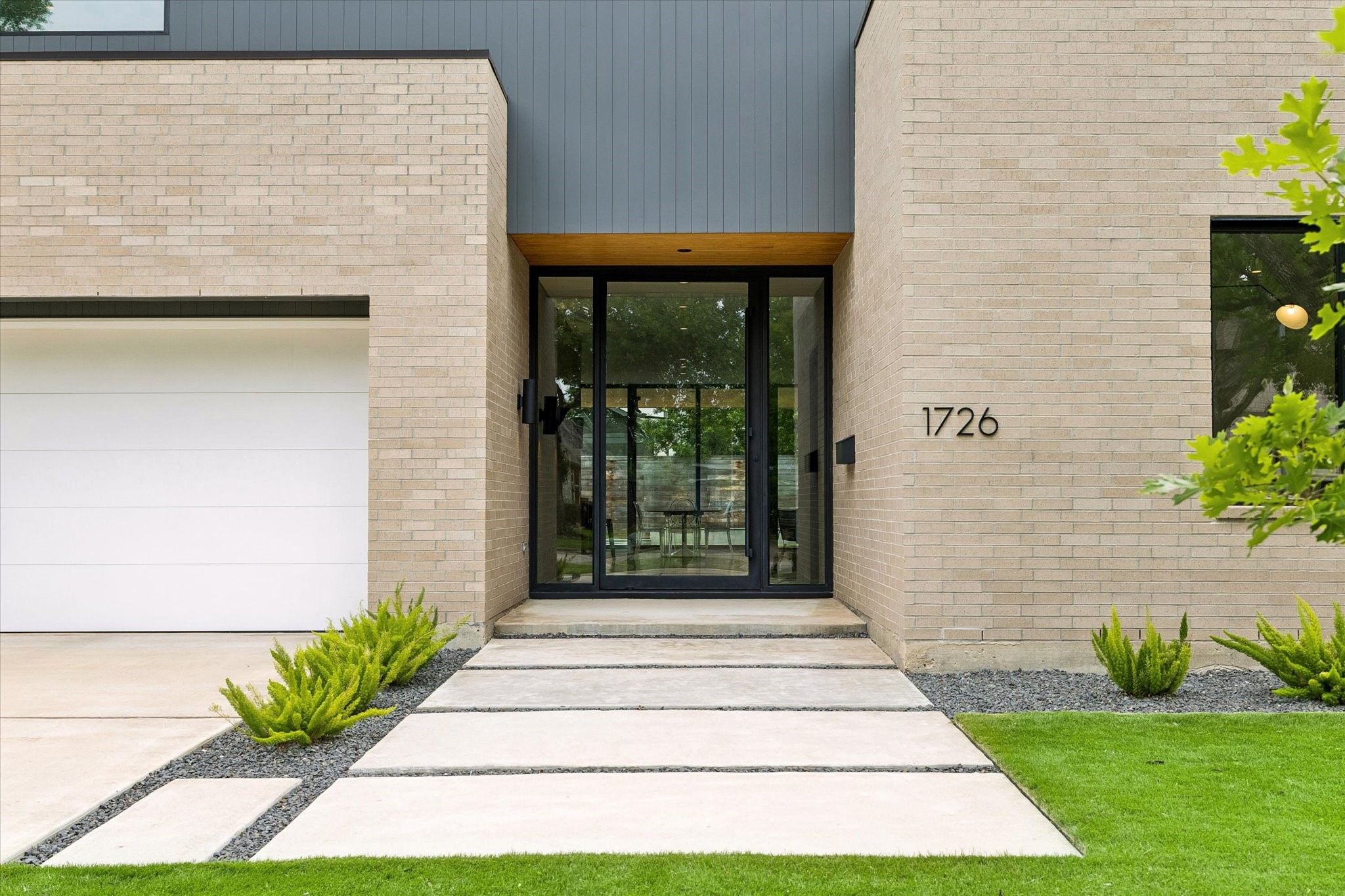  1726 Viking Drive - 物件實景