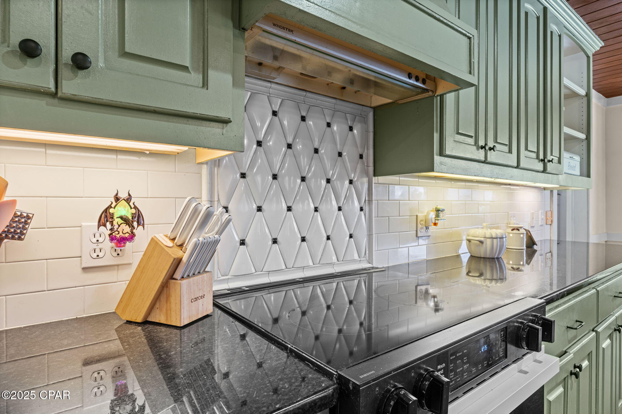 Panama City, Florida, 32405, United States, 4 Bedrooms Bedrooms, ,2 BathroomsBathrooms,Residential,For Sale,1984814