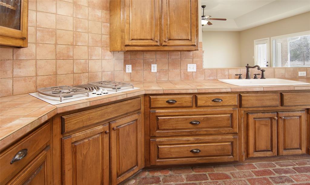 Weatherford, Texas, 76088, United States, 3 Bedrooms Bedrooms, ,3 BathroomsBathrooms,Residential,For Sale,1974096