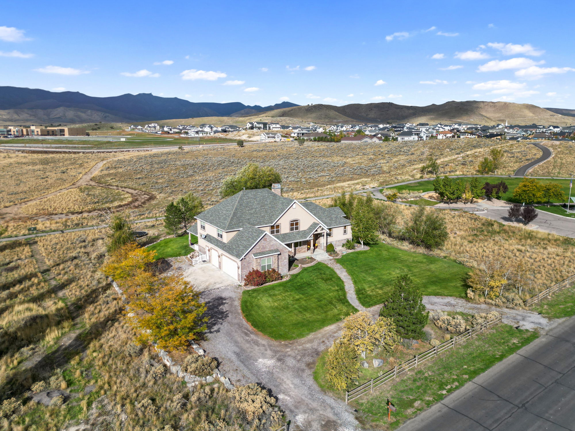 Eagle Mountain, Utah, 84005, United States, 6 Bedrooms Bedrooms, ,5 BathroomsBathrooms,Residential,For Sale,1990791