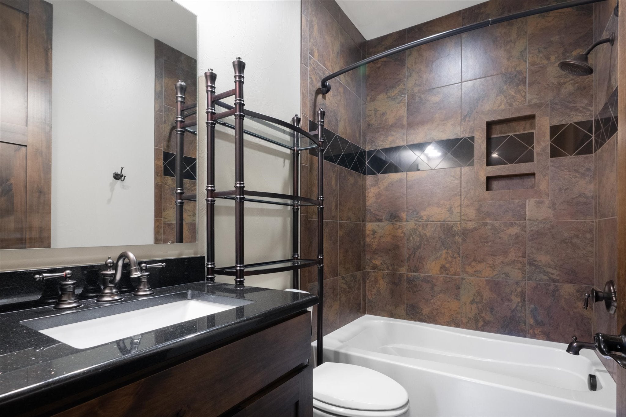 Clancy, Montana, 59634, United States, 4 Bedrooms Bedrooms, ,5 BathroomsBathrooms,Residential,For Sale,1991363