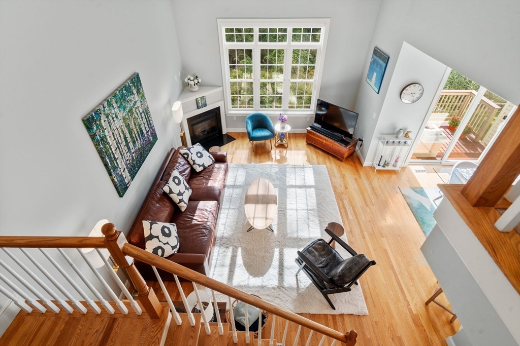 Holliston, Massachusetts, 01746, United States, 2 Bedrooms Bedrooms, ,3 BathroomsBathrooms,Residential,For Sale,1940343