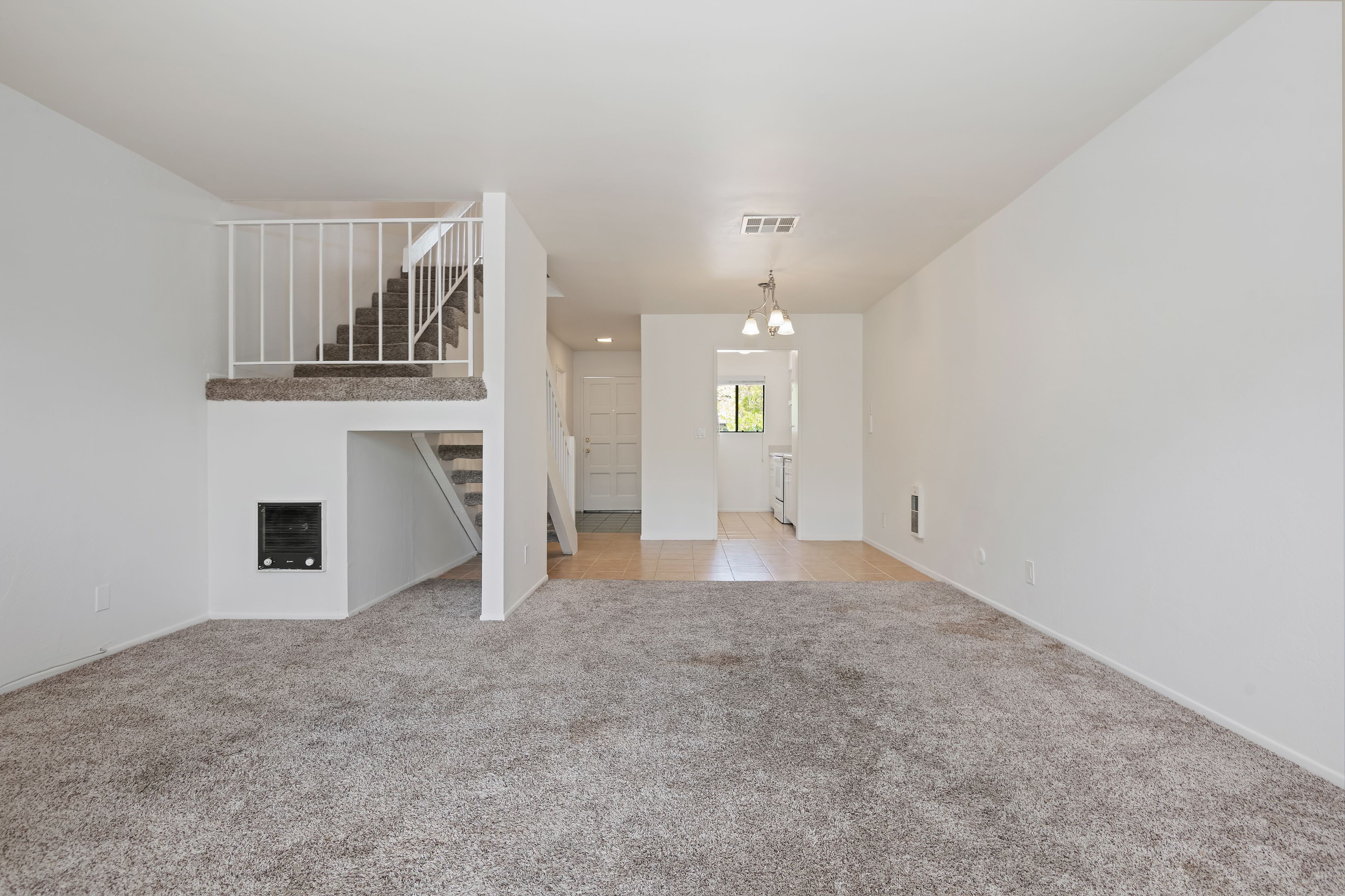  Desirable Highlands Condo - 物件實景