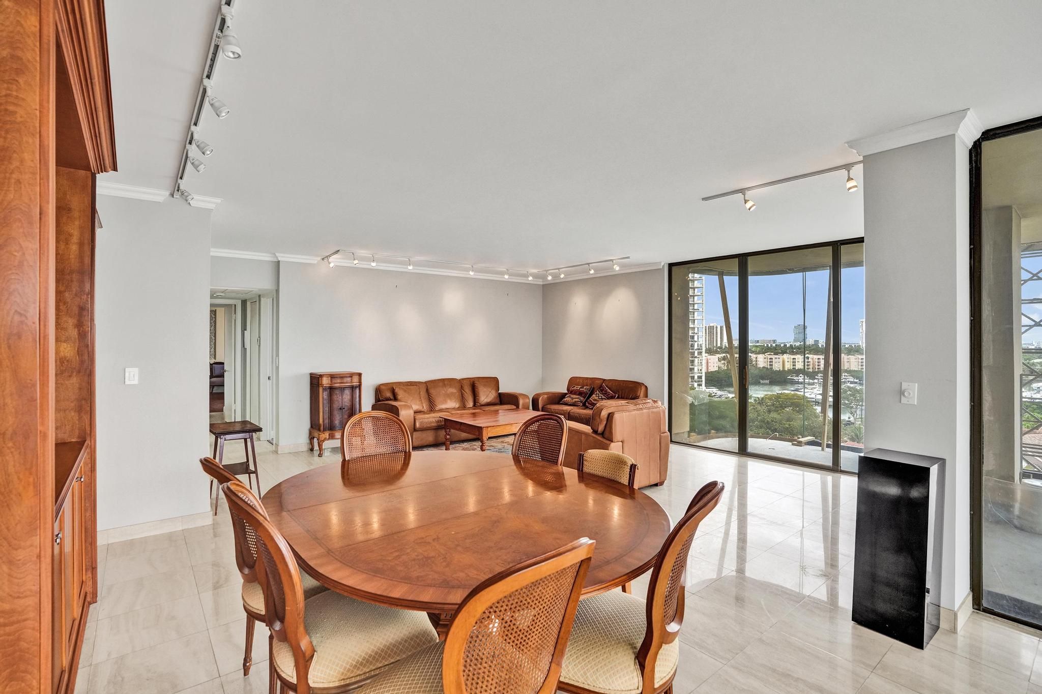  19355 Turnberry Way, Aventura, FL, 33180 - 物件實景