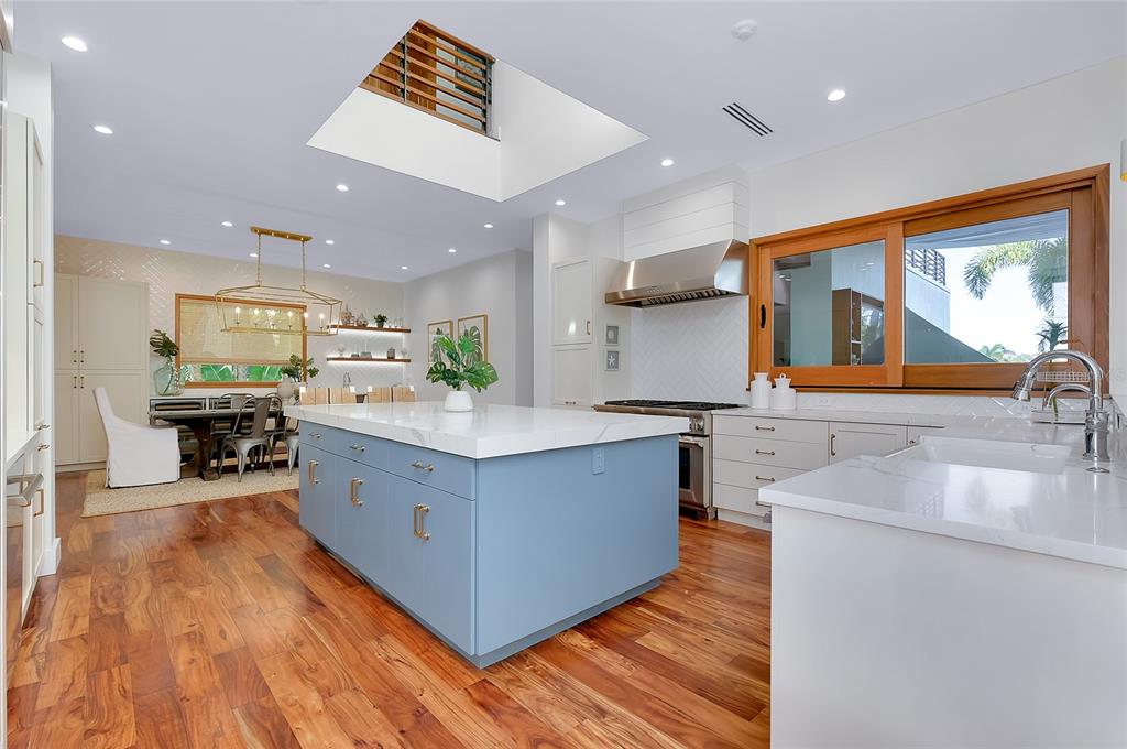 Sarasota, Florida, 34236, United States, 5 Bedrooms Bedrooms, ,6 BathroomsBathrooms,Residential,For Sale,1994803