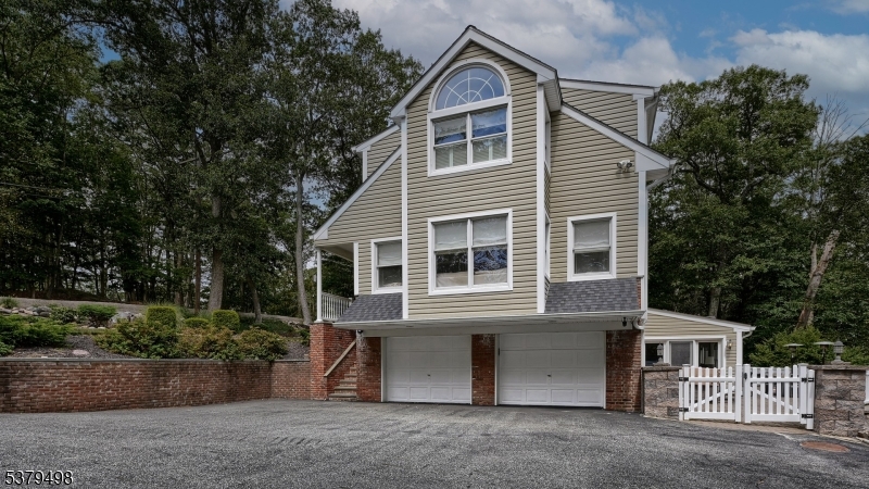 Kinnelon Boro, New Jersey, 07405, United States, 4 Bedrooms Bedrooms, ,5 BathroomsBathrooms,Residential,For Sale,1932382