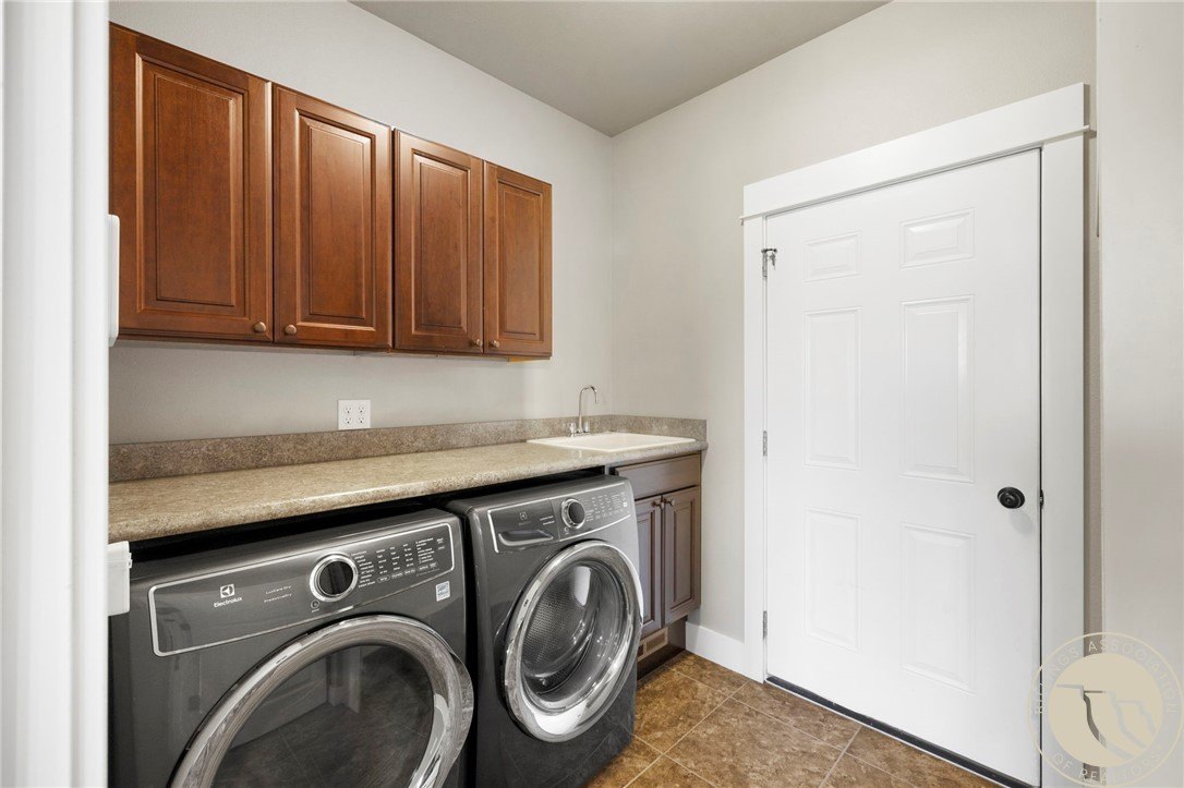 Billings, Montana, 59105, United States, 5 Bedrooms Bedrooms, ,3 BathroomsBathrooms,Residential,For Sale,1910602