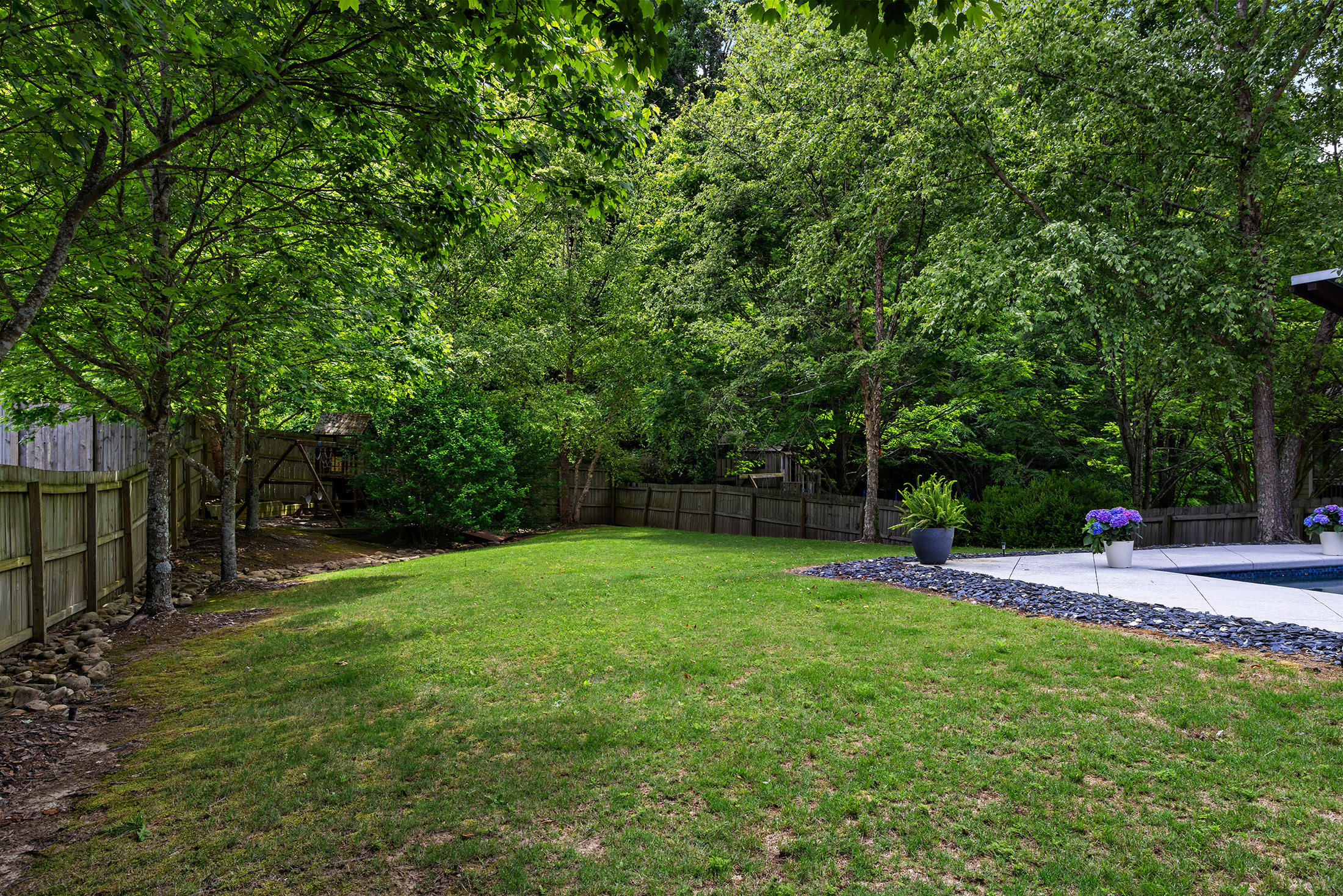  Extraordinary Custom-Built Home in Brookhaven - 物件實景