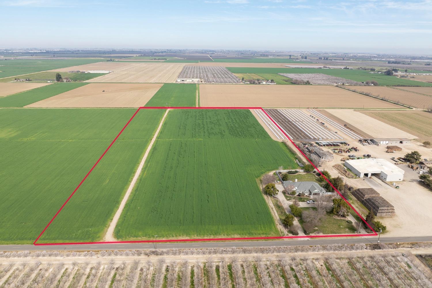 Livingston, California, 95334, United States, 5 Bedrooms Bedrooms, ,4 BathroomsBathrooms,Residential,For Sale,2005232