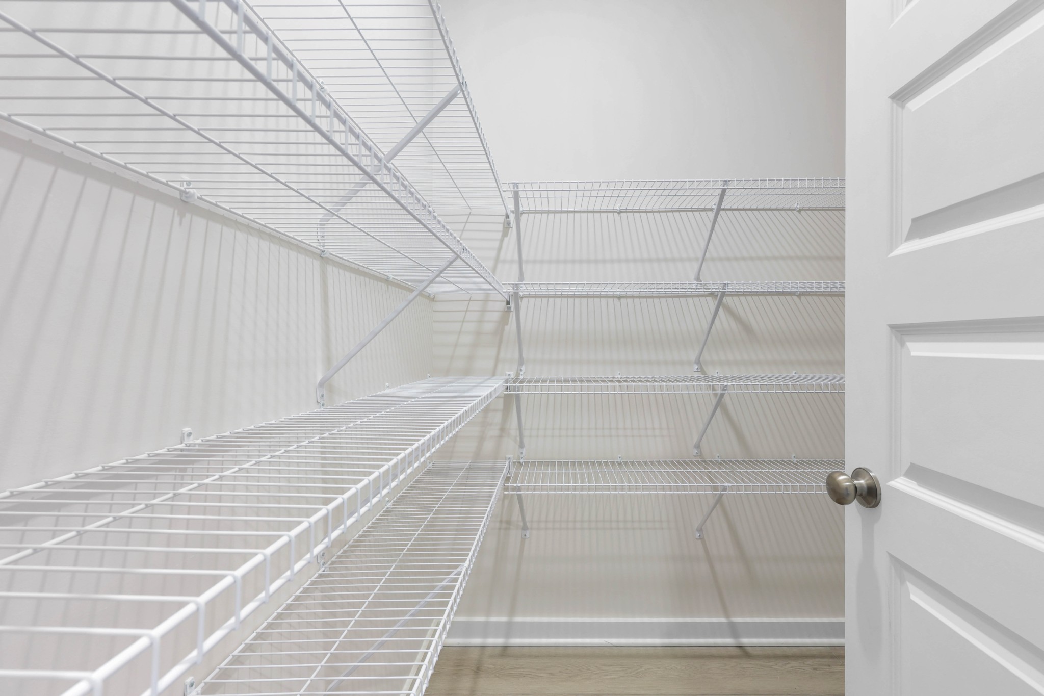 Clarksville, Tennessee, 37043, United States, 5 Bedrooms Bedrooms, ,5 BathroomsBathrooms,Residential,For Sale,1976524