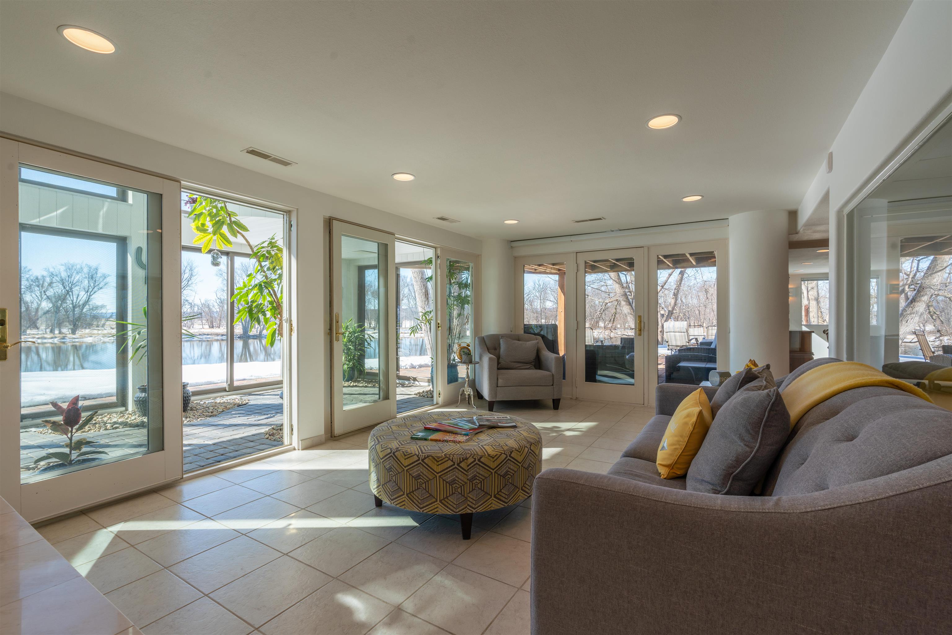 La Crosse, Wisconsin, 54601, United States, 4 Bedrooms Bedrooms, ,5 BathroomsBathrooms,Residential,For Sale,2049360
