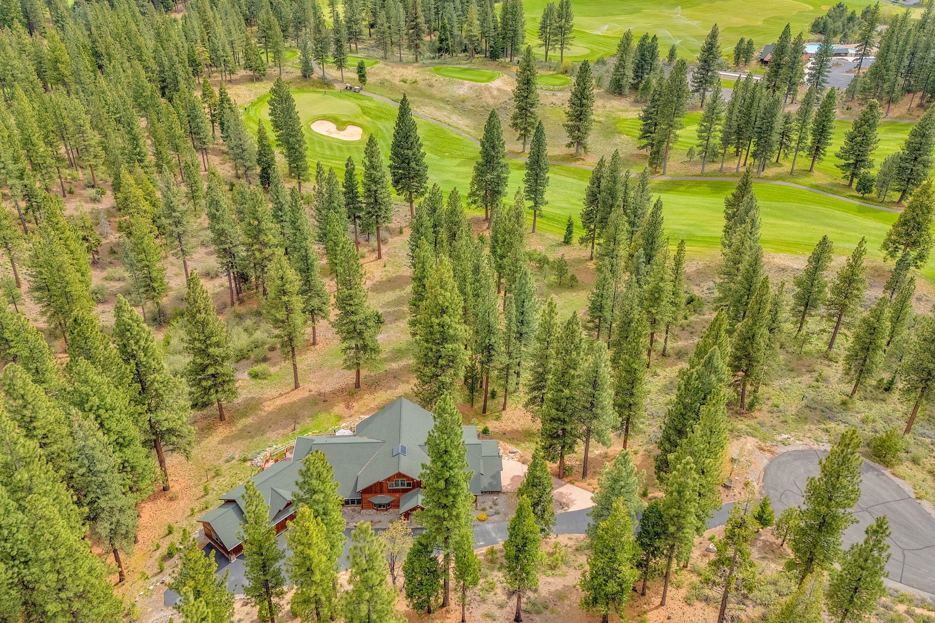  Private Estate Living Along the Fairways of Grizzly Ranch - 物件實景