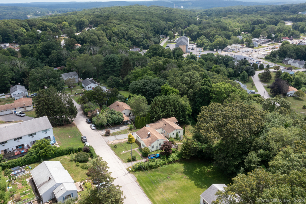Montville, Connecticut, 06382, United States, 5 Bedrooms Bedrooms, ,3 BathroomsBathrooms,Residential,For Sale,1895658