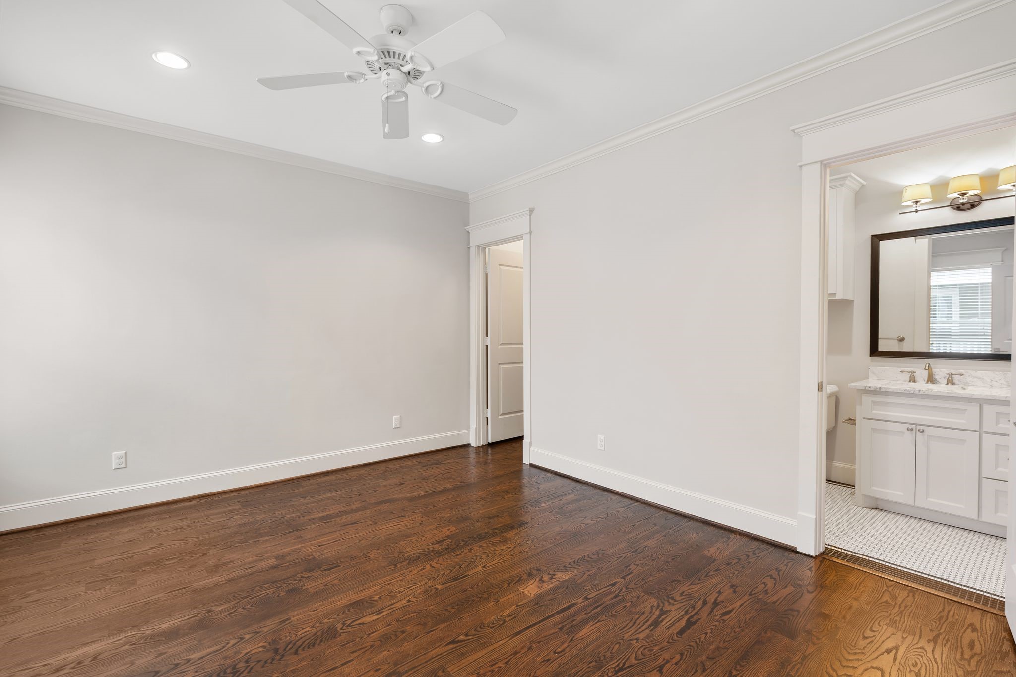  403 Columbia Street - 物件實景