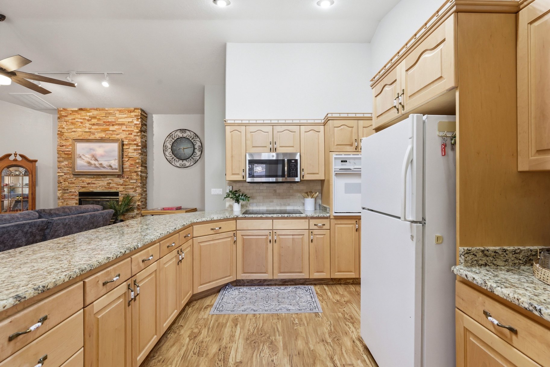  Peaceful Cul-De-Sac Living: Single-Level Home Against Red Rock Views - 物件實景