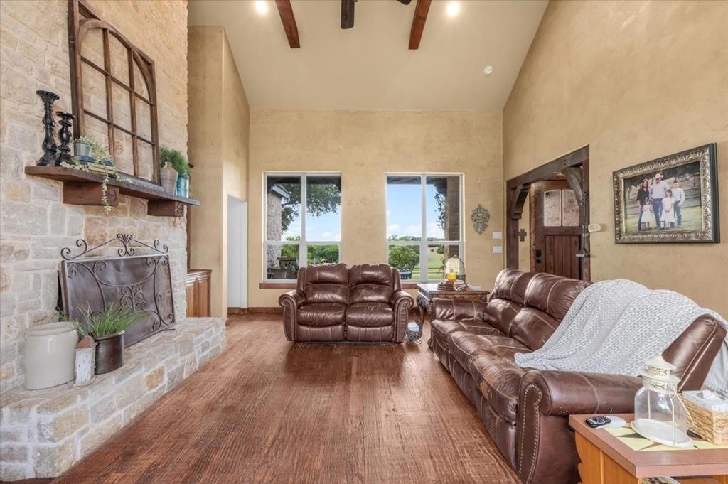 Weatherford, Texas, 76085, United States, 4 Bedrooms Bedrooms, ,3 BathroomsBathrooms,Residential,For Sale,2040149