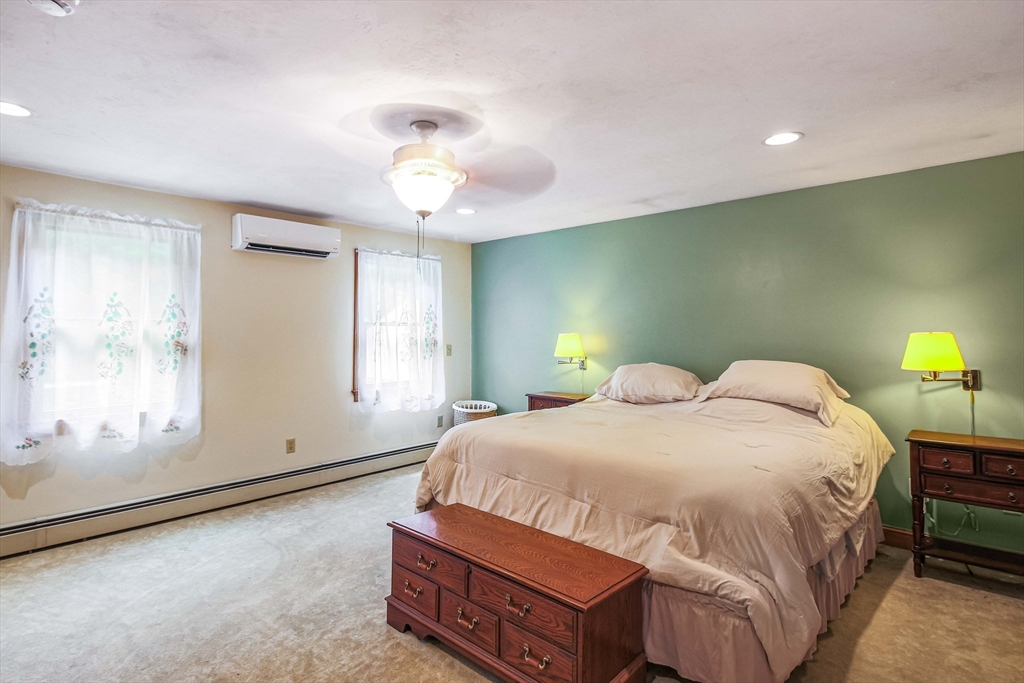 Sutton, Massachusetts, 01590, United States, 3 Bedrooms Bedrooms, ,3 BathroomsBathrooms,Residential,For Sale,1982878