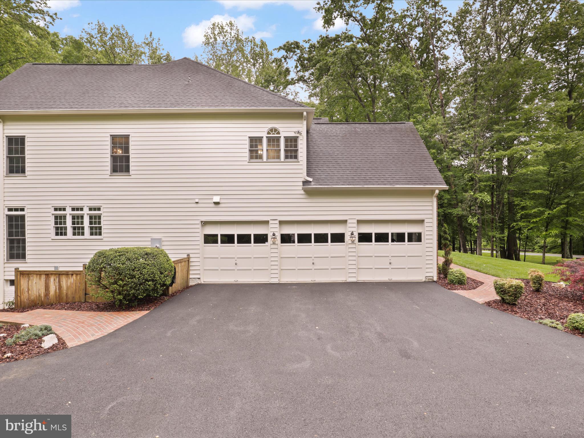 Fairfax Station, Virginia, 22039, United States, 5 Bedrooms Bedrooms, ,6 BathroomsBathrooms,Residential,For Sale,1810572