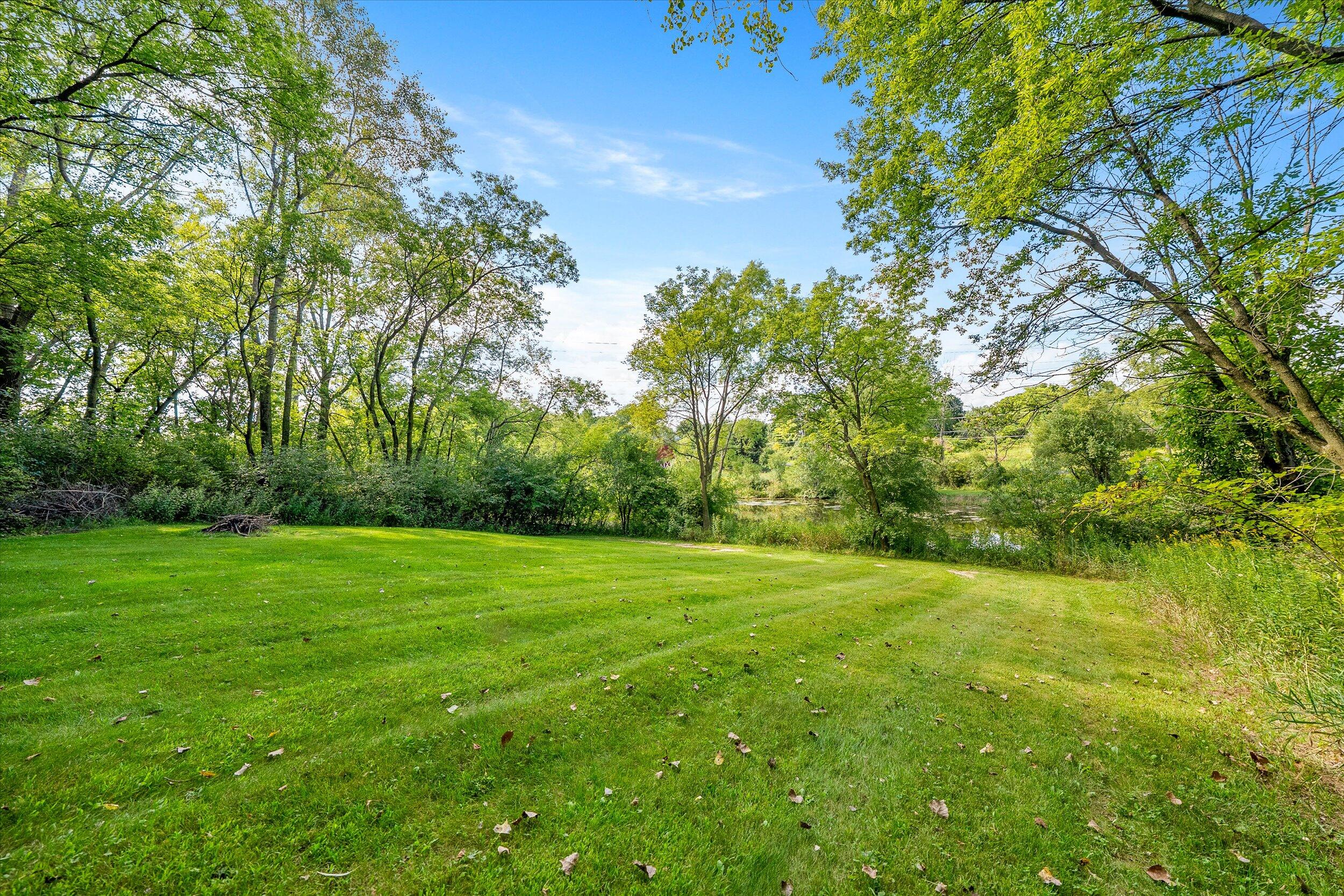 Grafton, Wisconsin, 53024, United States, 3 Bedrooms Bedrooms, ,2 BathroomsBathrooms,Residential,For Sale,1938836