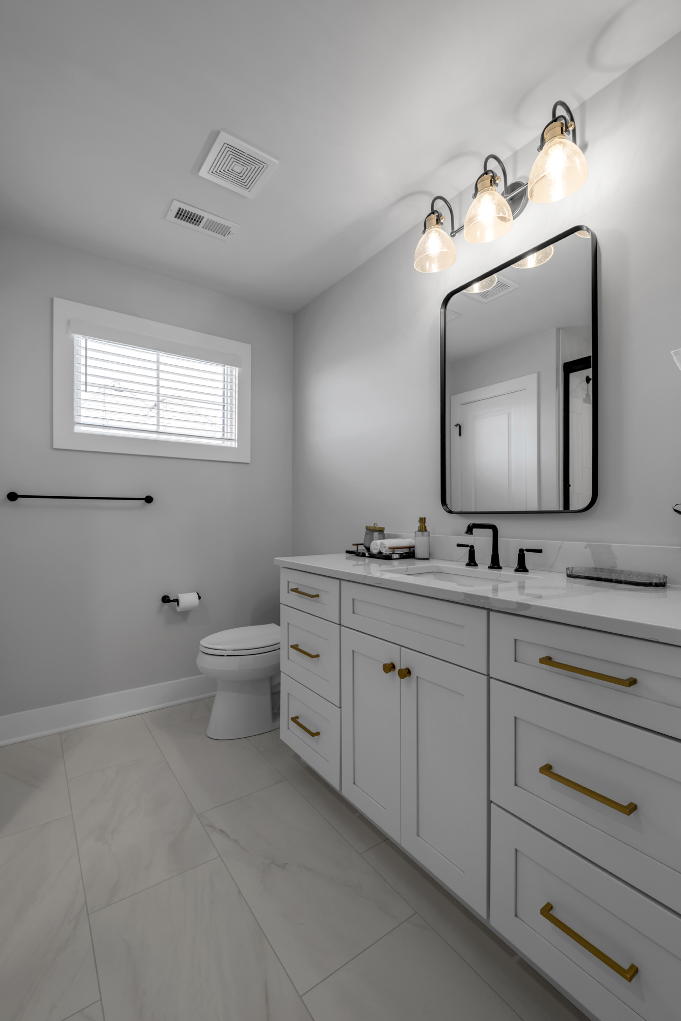  2429 Lorenzo Way - 物件實景