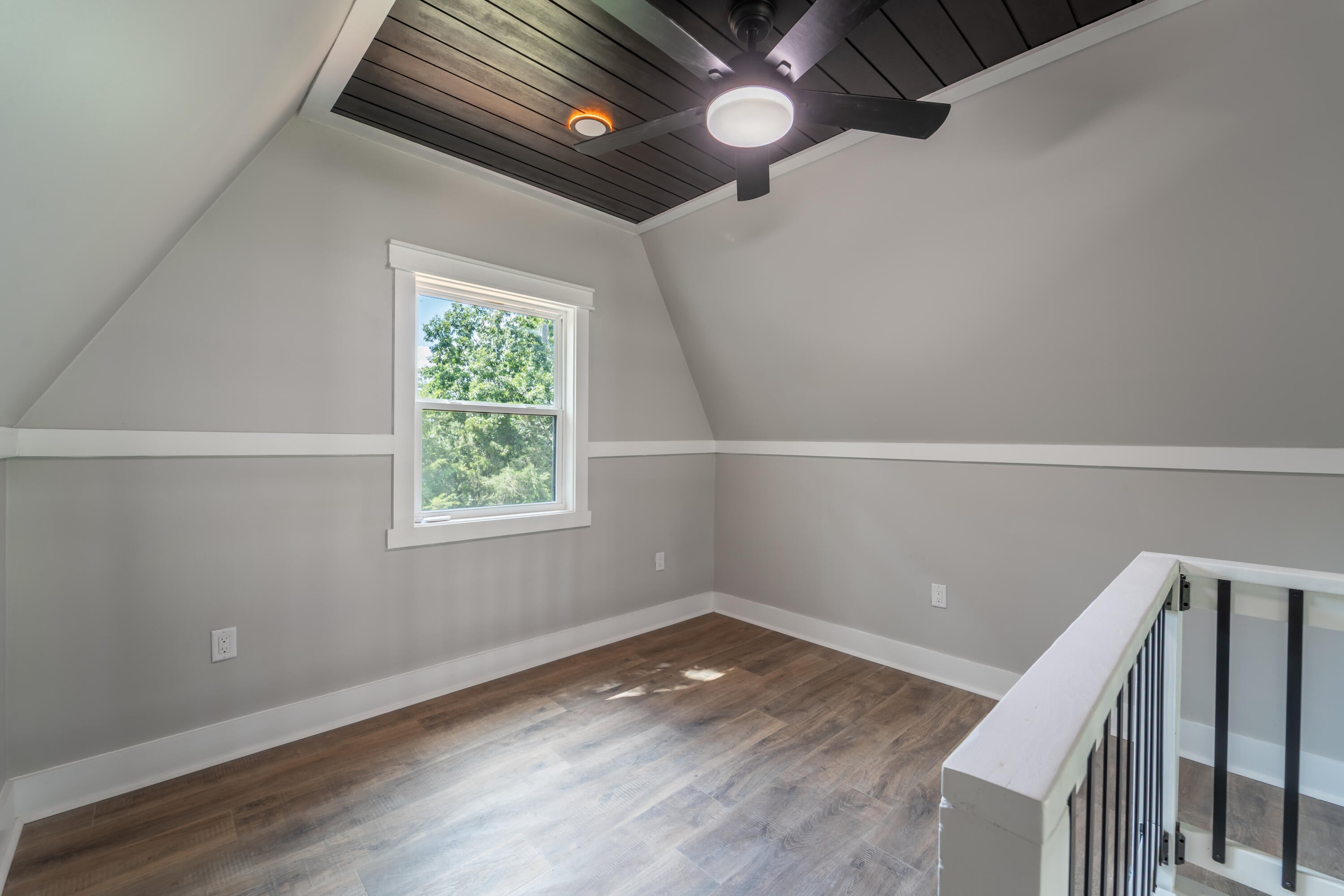 Berea, Kentucky, 40403, United States, 4 Bedrooms Bedrooms, ,4 BathroomsBathrooms,Residential,For Sale,1979235