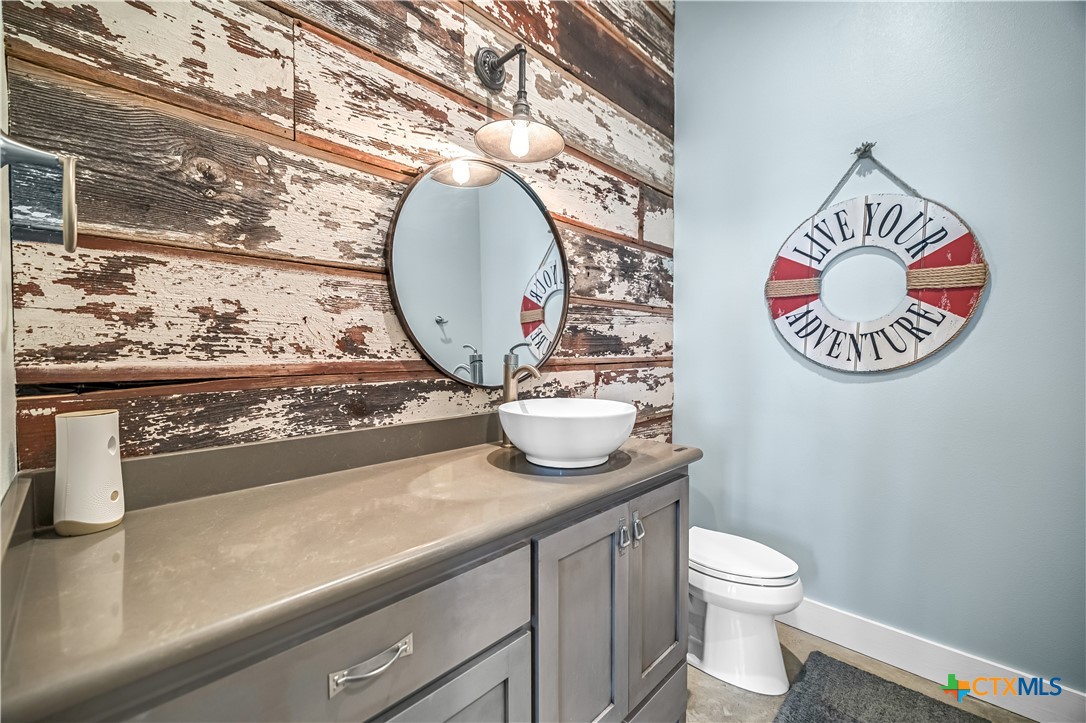 Port O'Connor, Texas, 77979, United States, 5 Bedrooms Bedrooms, ,3 BathroomsBathrooms,Residential,For Sale,1925568