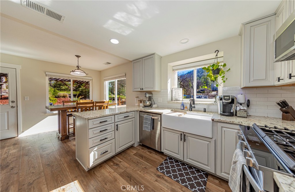 Coarsegold, California, 93614, United States, 4 Bedrooms Bedrooms, ,4 BathroomsBathrooms,Residential,For Sale,1982959