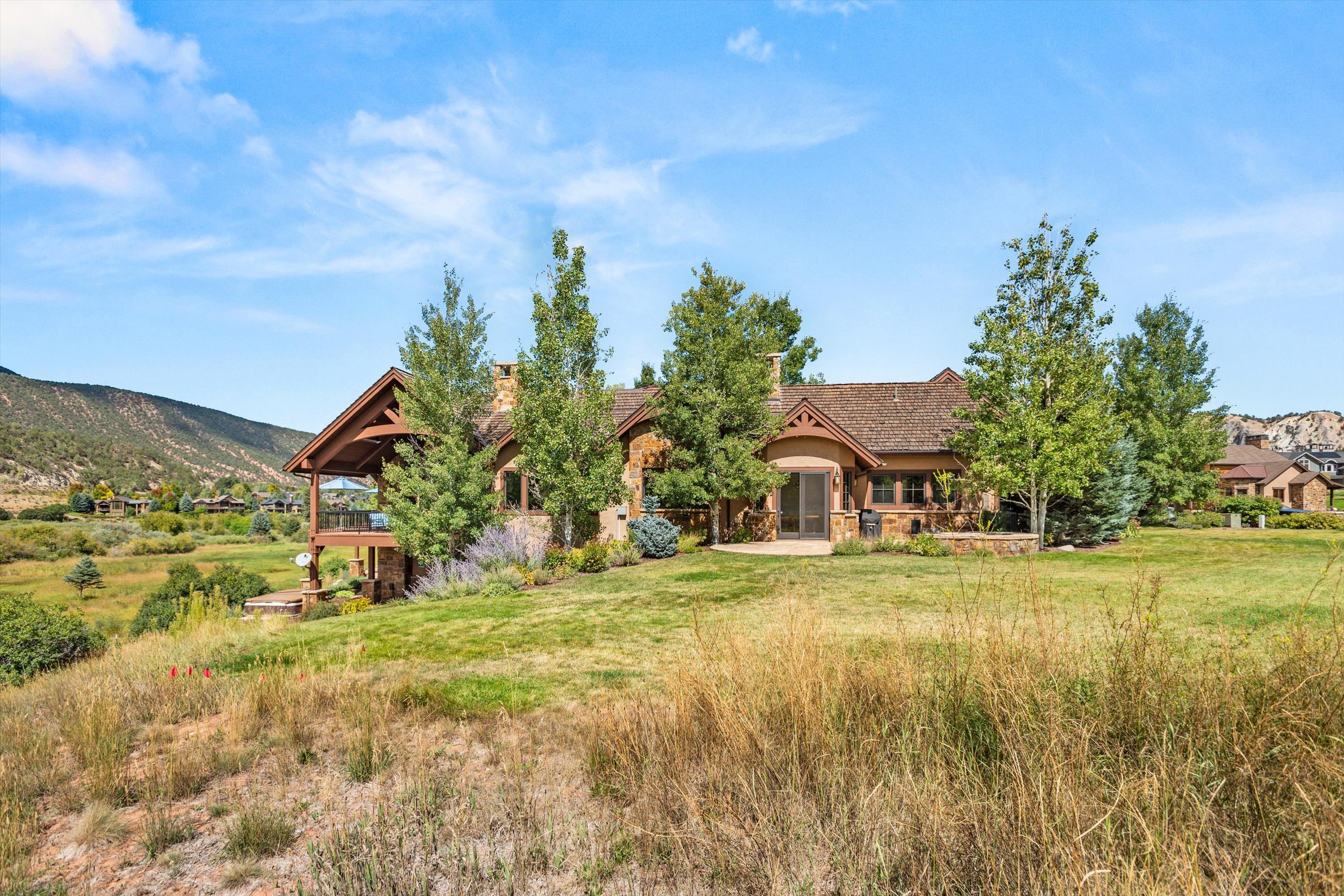  An Exceptional River-View Estate in Aspen Glen - 物件實景