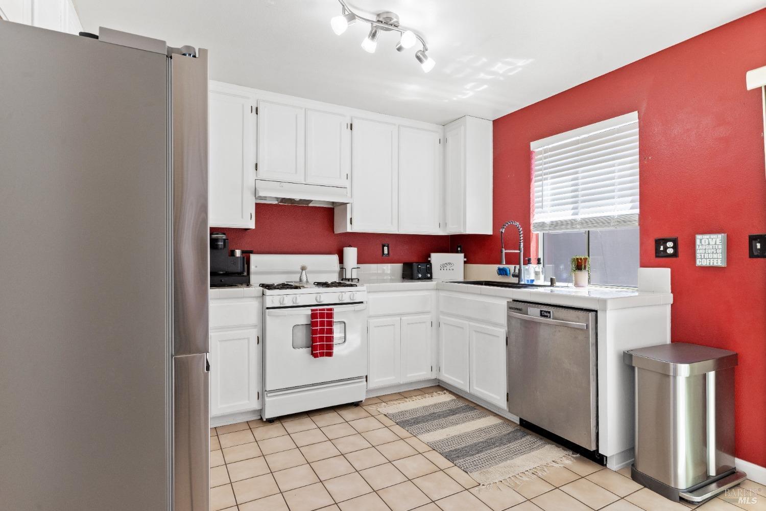 Santa Rosa, California, 95407, United States, 3 Bedrooms Bedrooms, ,3 BathroomsBathrooms,Residential,For Sale,1920914