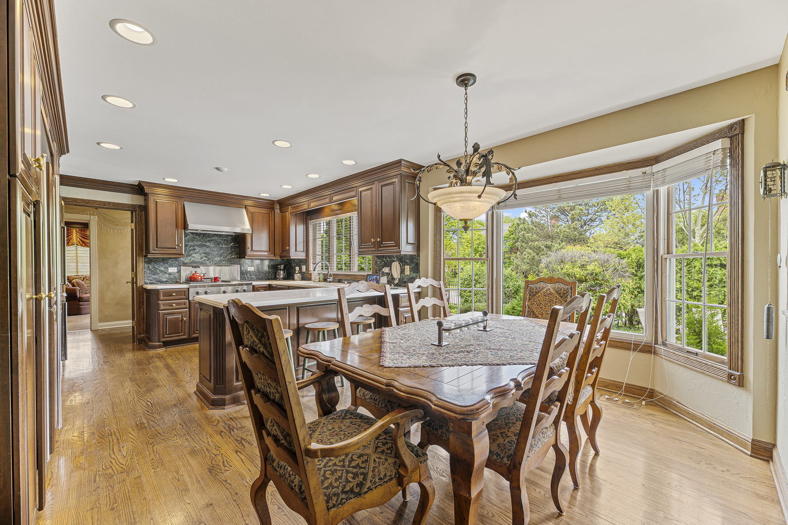 Glenview, Illinois, 60026, United States, 5 Bedrooms Bedrooms, ,4 BathroomsBathrooms,Residential,For Sale,1951003
