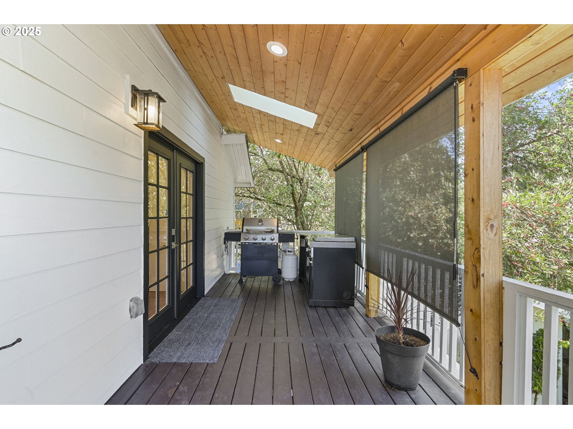 Vancouver, Washington, 98686, United States, 6 Bedrooms Bedrooms, ,3 BathroomsBathrooms,Residential,For Sale,1989368