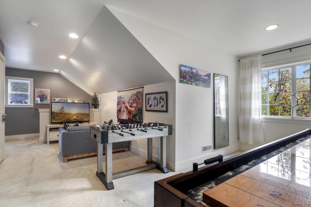 Bellevue, Idaho, 83313, United States, 4 Bedrooms Bedrooms, ,3 BathroomsBathrooms,Residential,For Sale,1989218