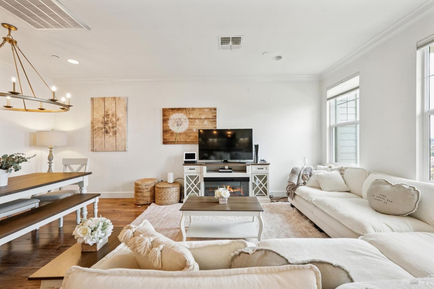 Petaluma, California, 94952, United States, 3 Bedrooms Bedrooms, ,3 BathroomsBathrooms,Residential,For Sale,1989207