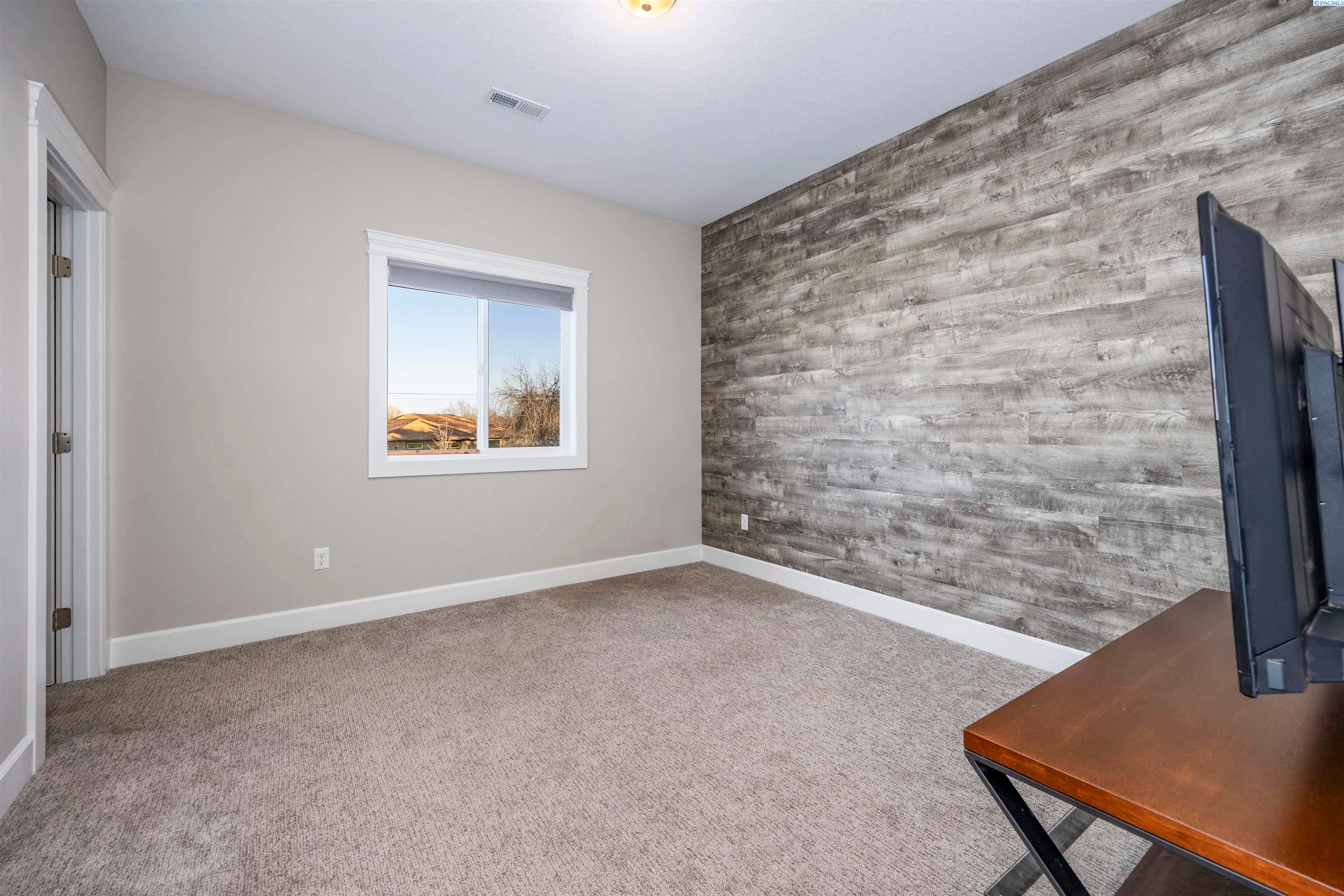 West Richland, Washington, 99353, United States, 3 Bedrooms Bedrooms, ,3 BathroomsBathrooms,Residential,For Sale,2007767