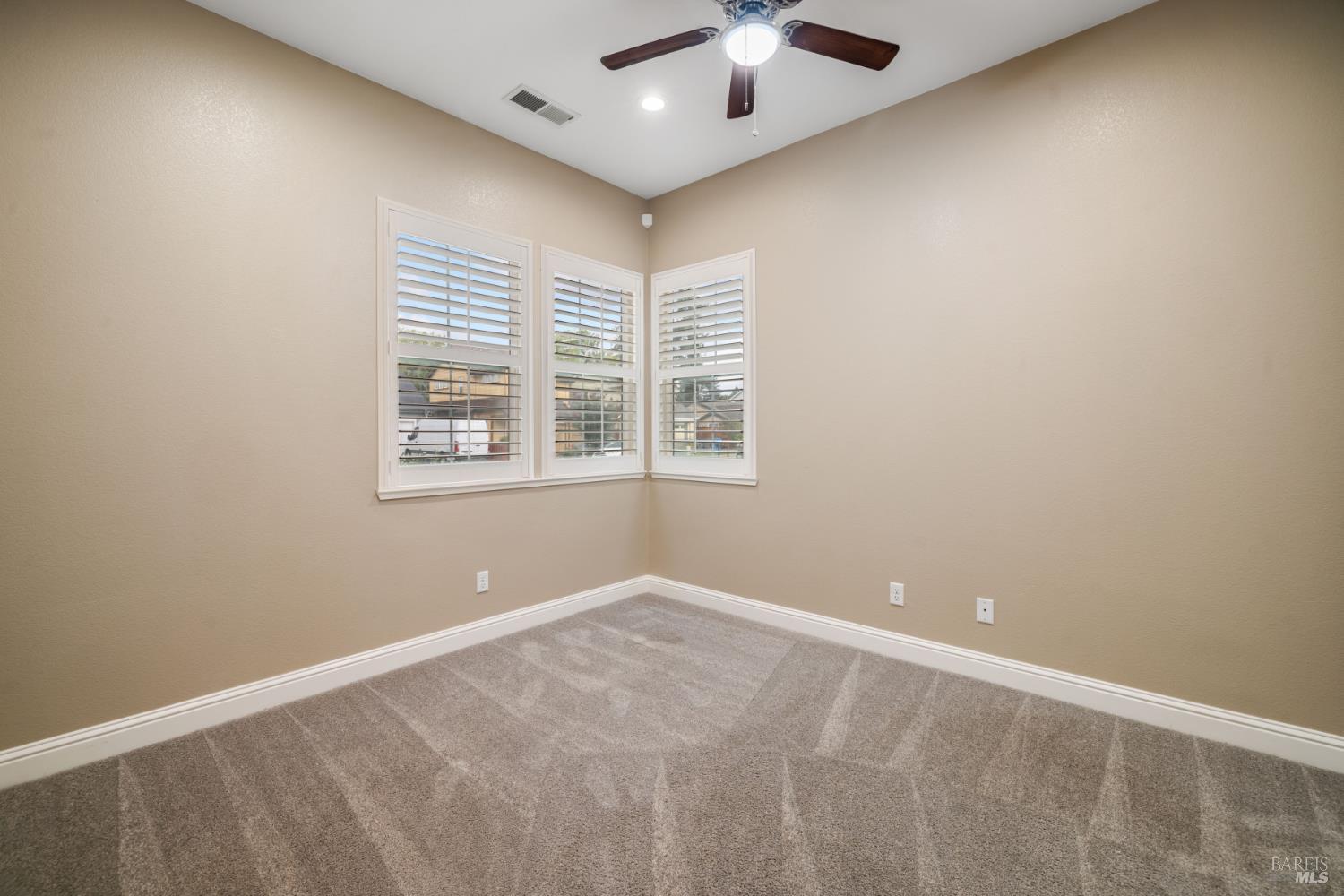 Santa Rosa, California, 95407, United States, 3 Bedrooms Bedrooms, ,2 BathroomsBathrooms,Residential,For Sale,1988541