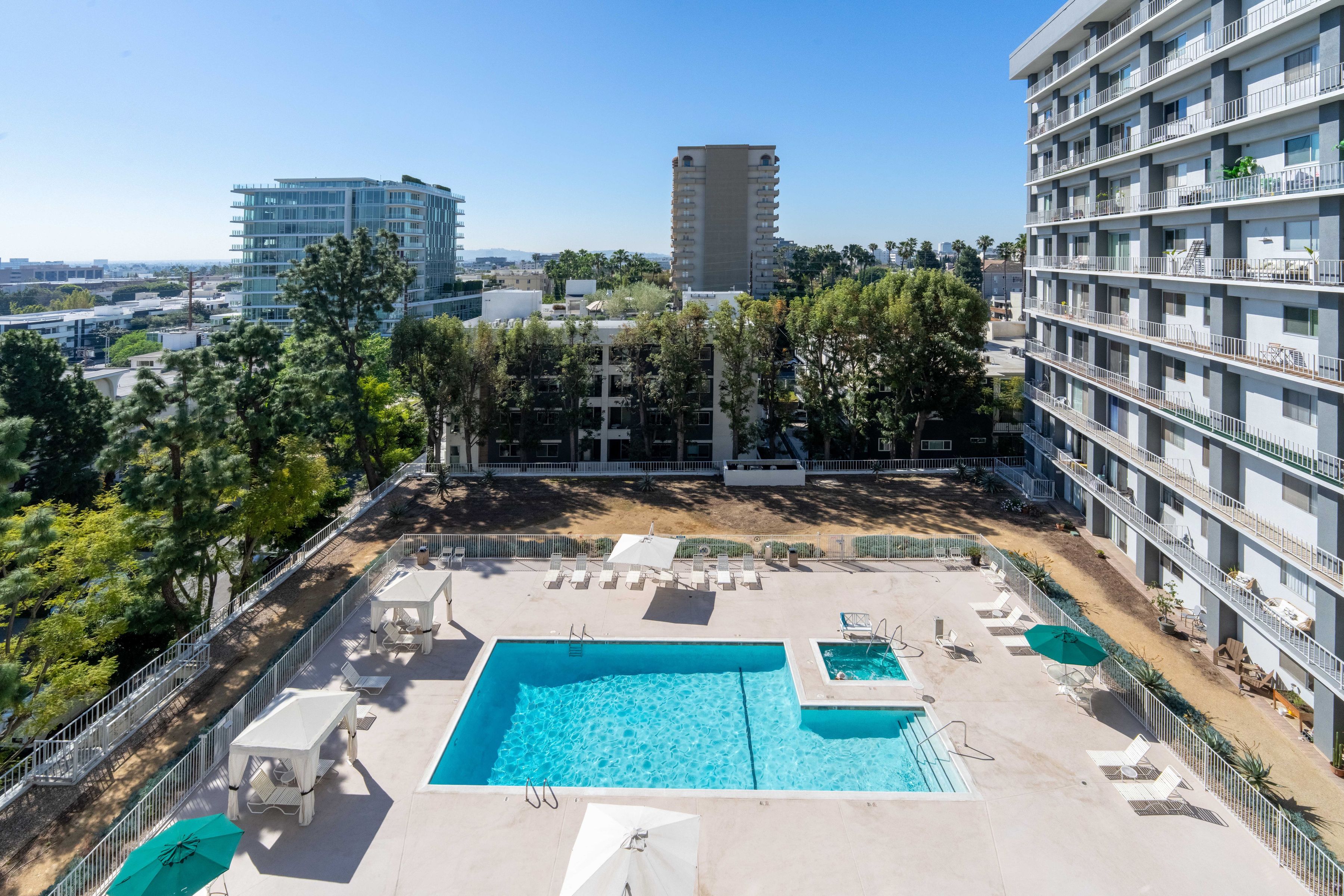  100 S Doheny Dr - 物件實景