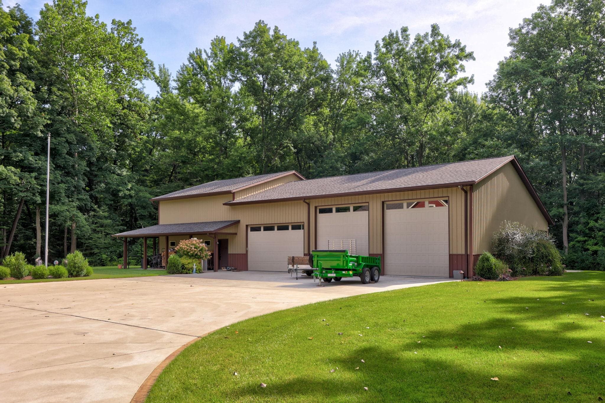 Birch Run, Michigan, 48415, United States, 3 Bedrooms Bedrooms, ,5 BathroomsBathrooms,Residential,For Sale,1977323