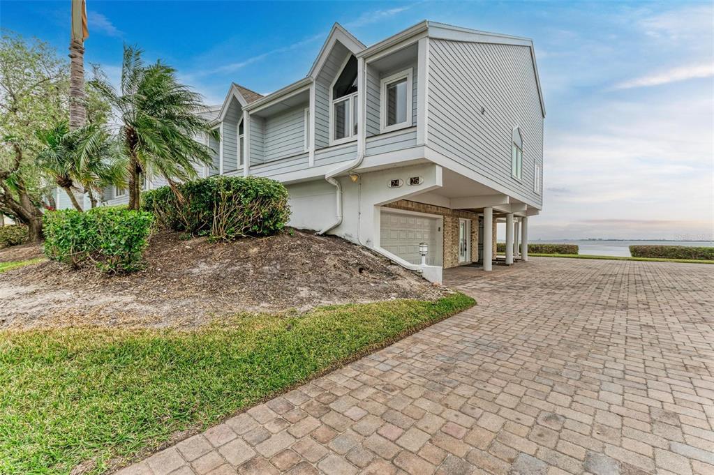 Bradenton, Florida, 34210, United States, 2 Bedrooms Bedrooms, ,2 BathroomsBathrooms,Residential,For Sale,1897662