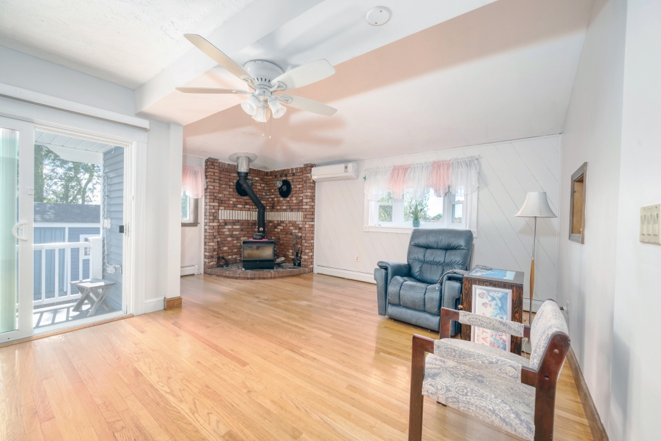 Hull, Massachusetts, 02045, United States, 6 Bedrooms Bedrooms, ,3 BathroomsBathrooms,Residential,For Sale,1978690