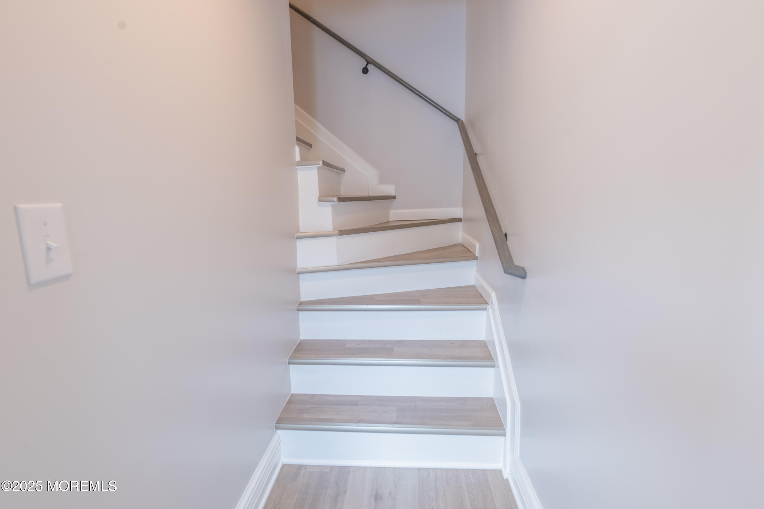 Englishtown, New Jersey, 07726, United States, 6 Bedrooms Bedrooms, ,4 BathroomsBathrooms,Residential,For Sale,1908199