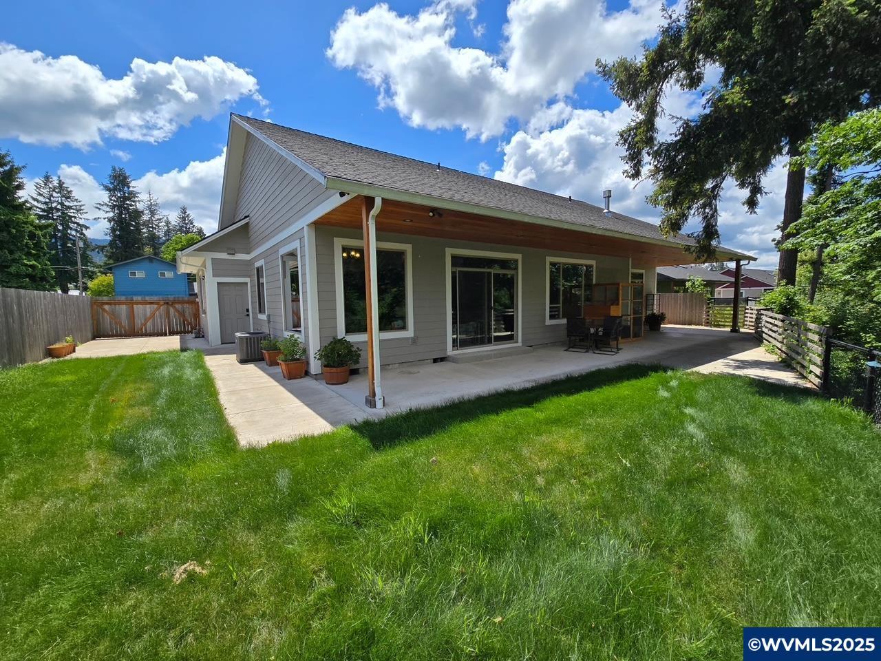 Mill City, Oregon, 97360, United States, 3 Bedrooms Bedrooms, ,2 BathroomsBathrooms,Residential,For Sale,1820943